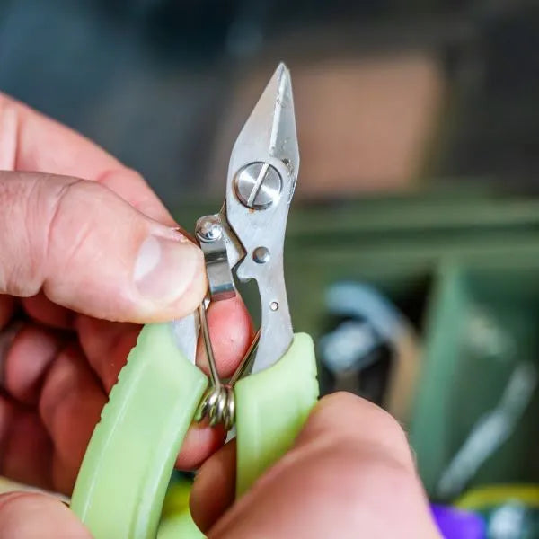 Laden Sie das Bild in Galerie -Viewer, Nite Glo Heavy Duty Snips
